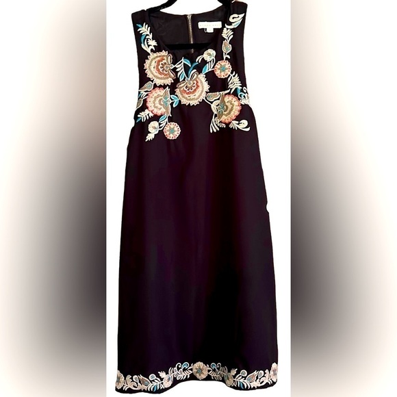 blush noir Dresses & Skirts - BLUSH NOIR Black W/ Embroidered Detail Sleeveless Sheath Dress, Size Medium, GUC